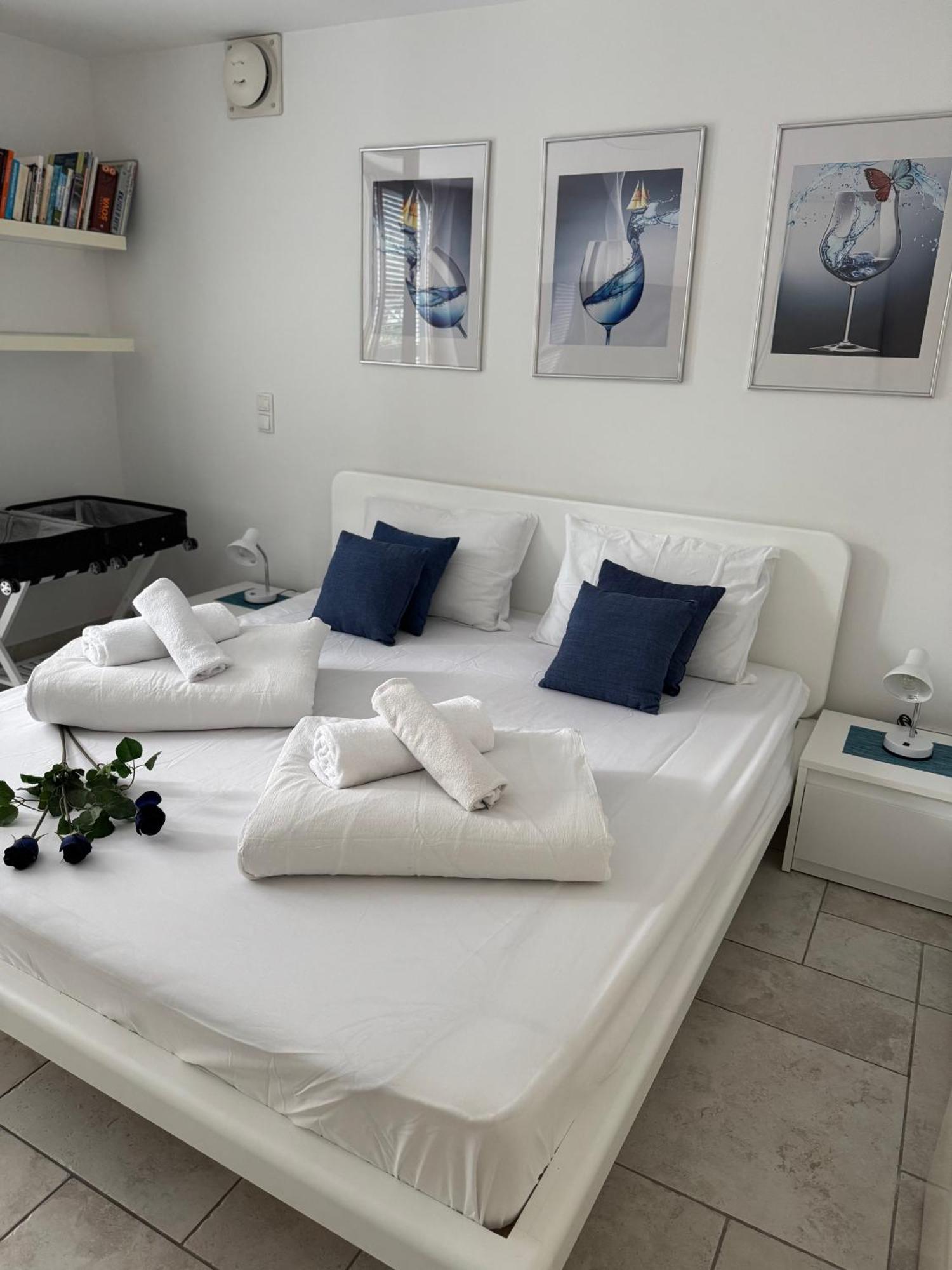 Anabella Apartment Изола Екстериор снимка