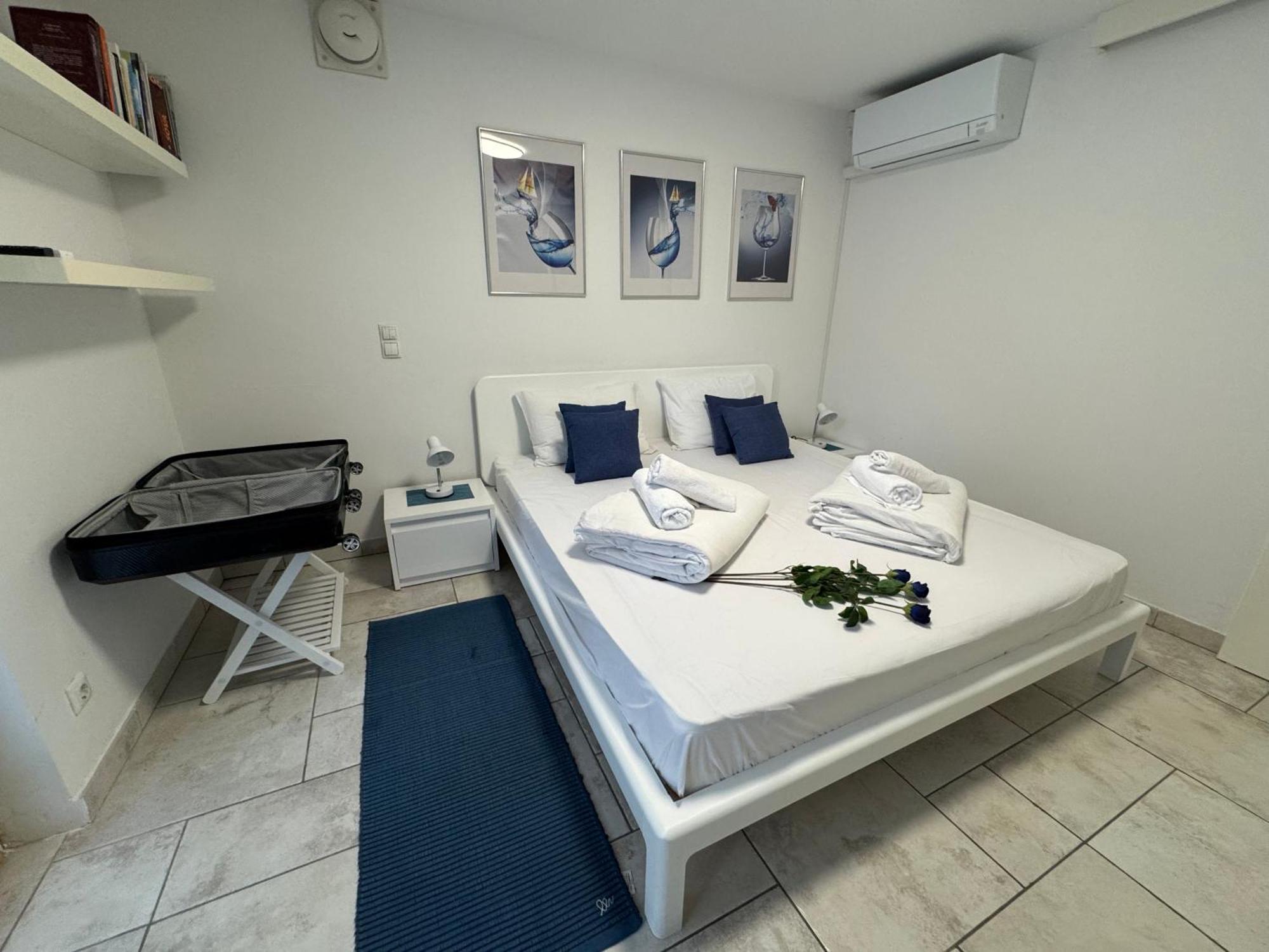 Anabella Apartment Изола Екстериор снимка